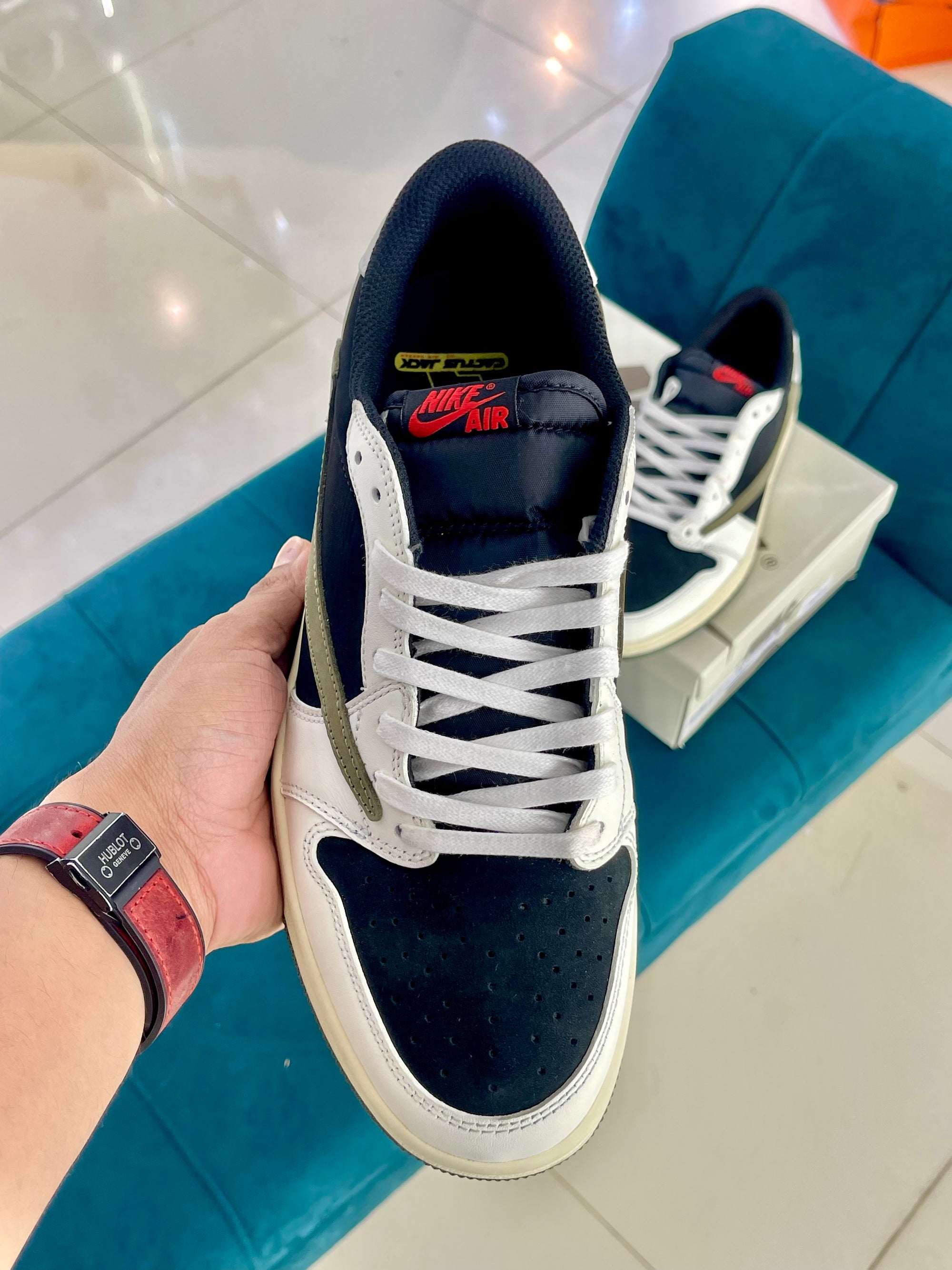 Jordan-1 Low Olive Mocha