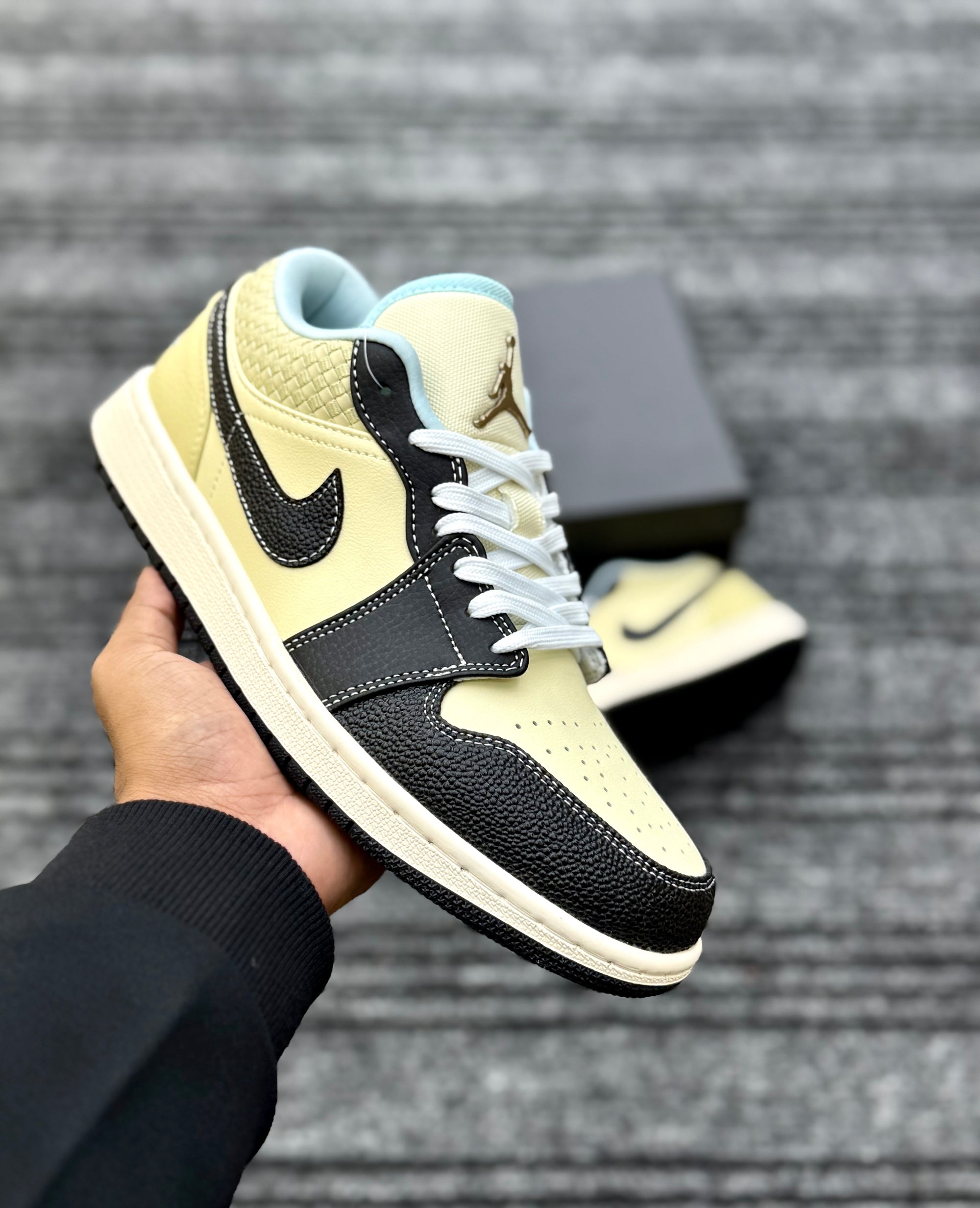 AJ-1 Low Black Muslin