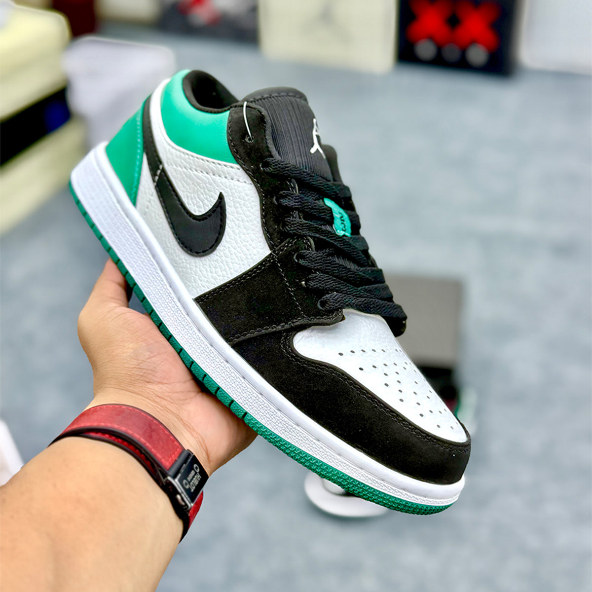 AJ-1 low Mystic Green