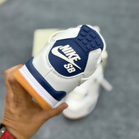 Jordan 4 RetroSB Midnight Navy