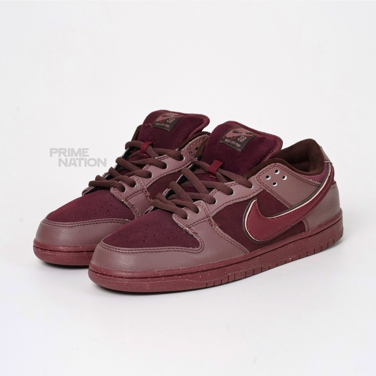 SB Dunk Maroon