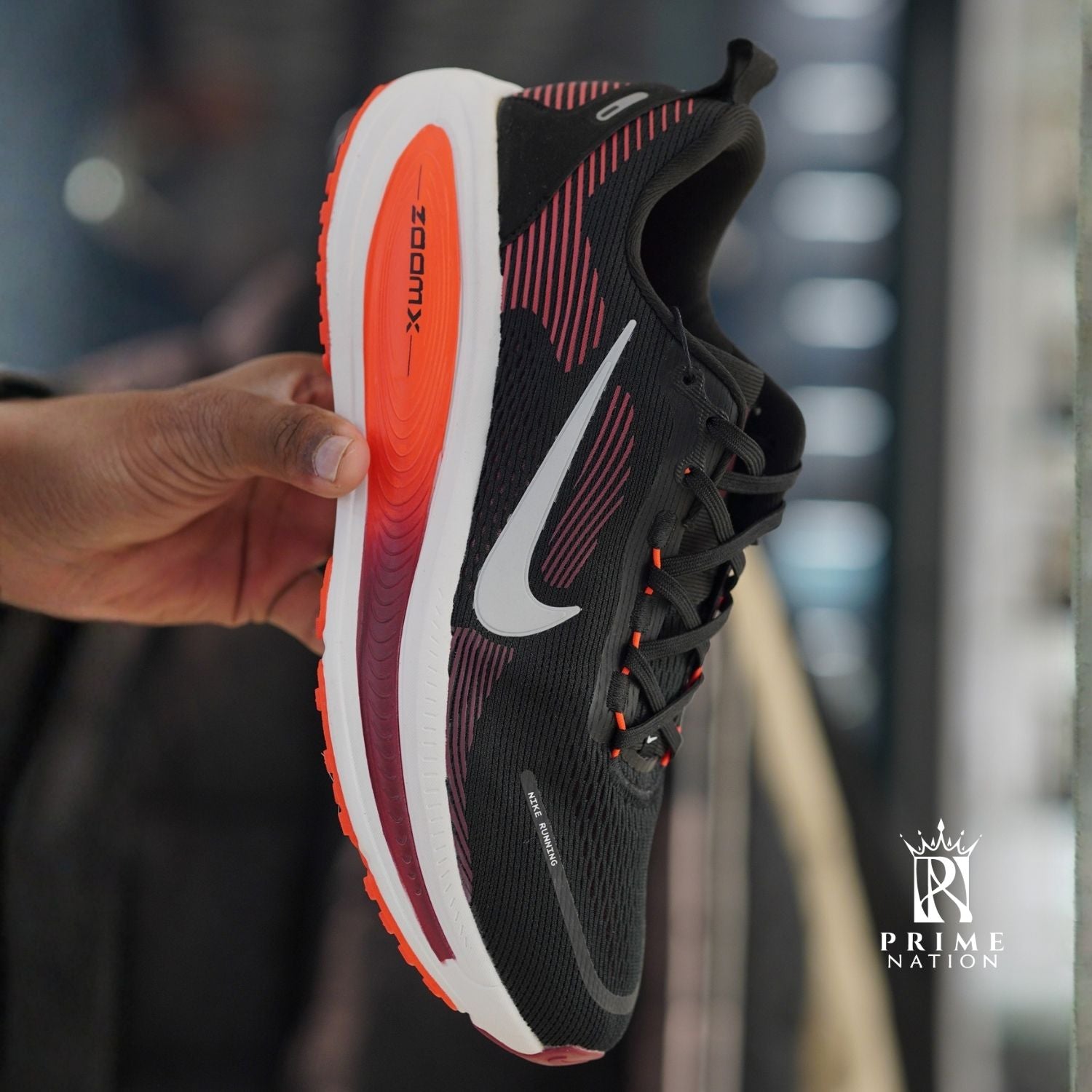 Nike Vomero 18 Red Summit White