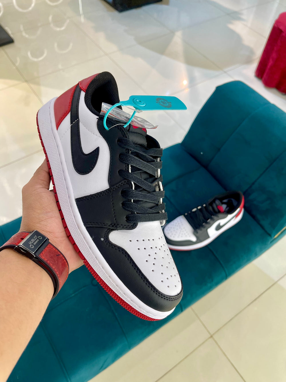 Jordan-1 Low Black Toe