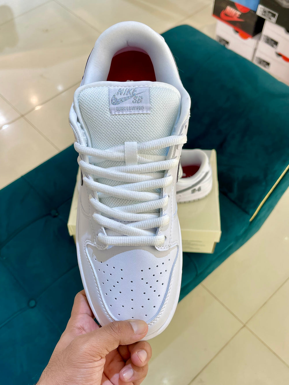 SB Dunk Low Supreme 94 White Metalic Silver
