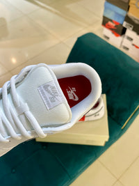 SB Dunk Low Supreme 94 White Metalic Silver