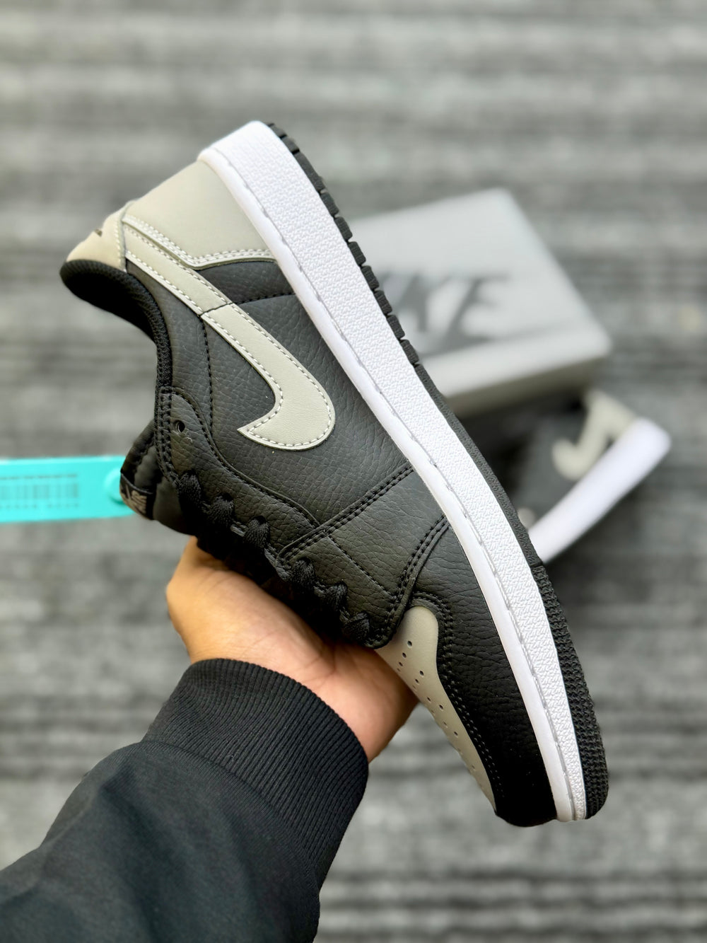 Air Jordan -1 Low OG Shadow