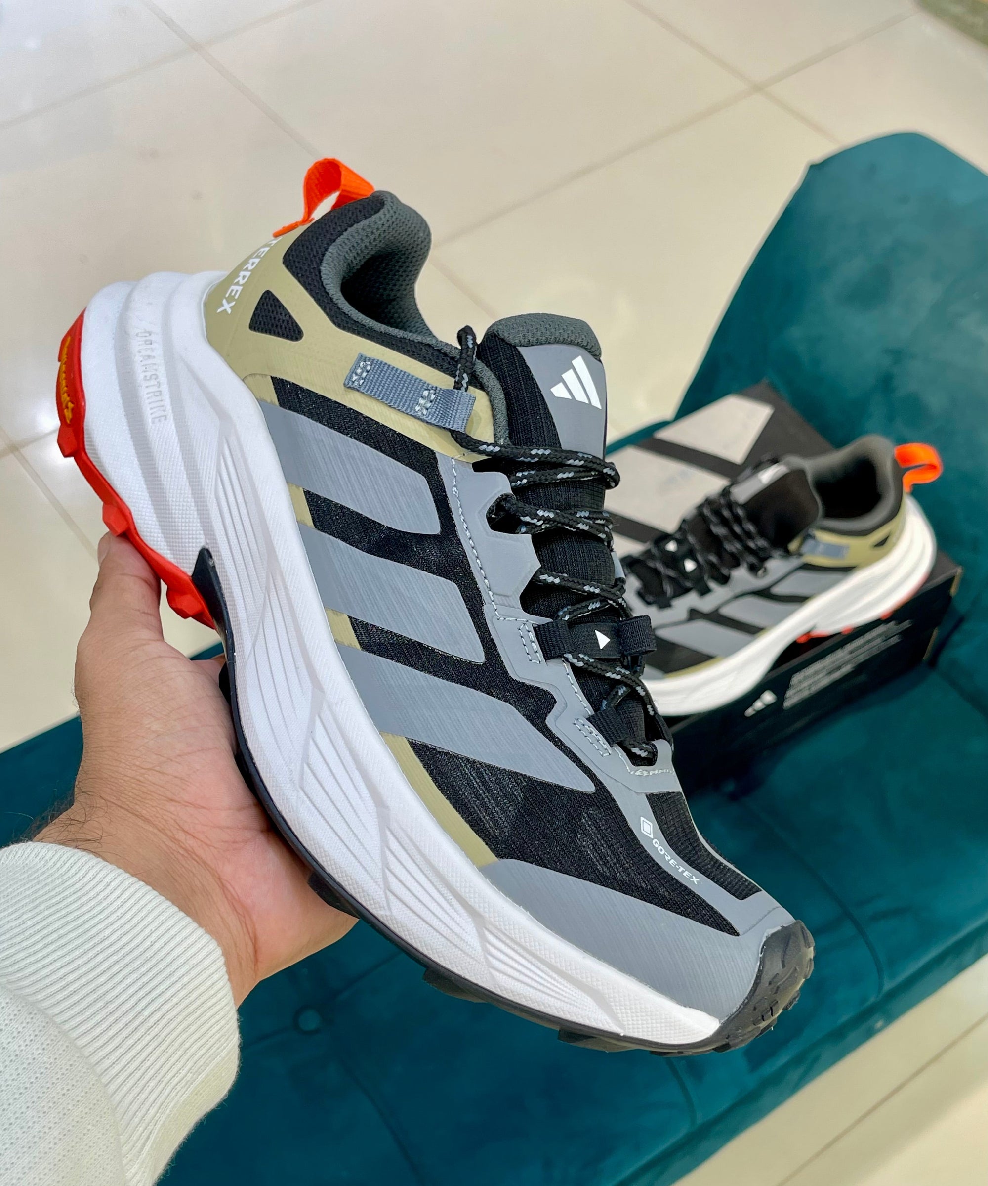 Terrex Trailmaker grey and olive