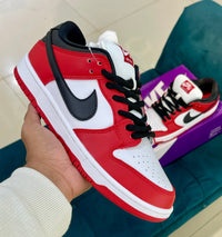 SB Dunk Chicago Red