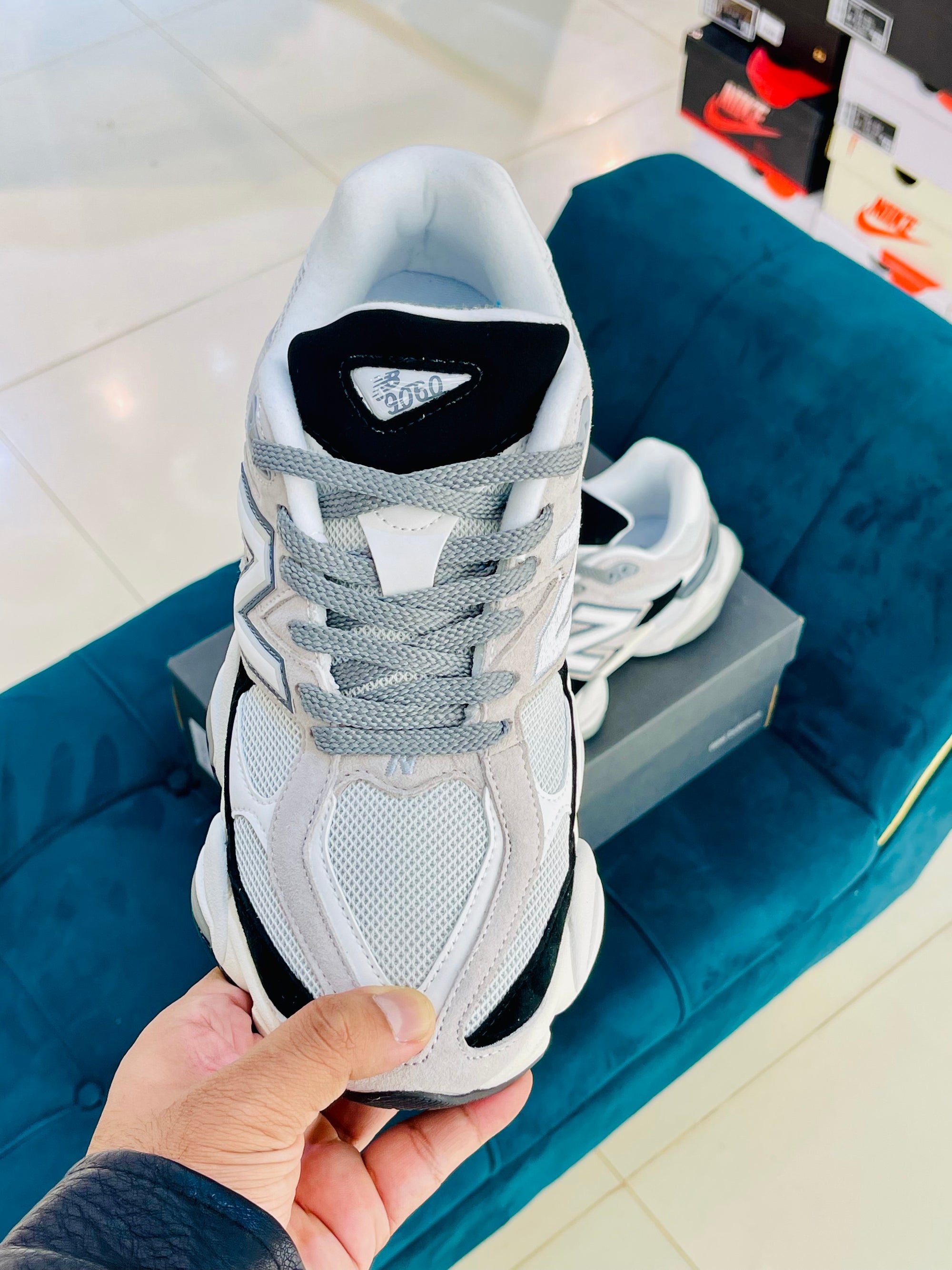 New Balance 9060 Phantom Casterlrock