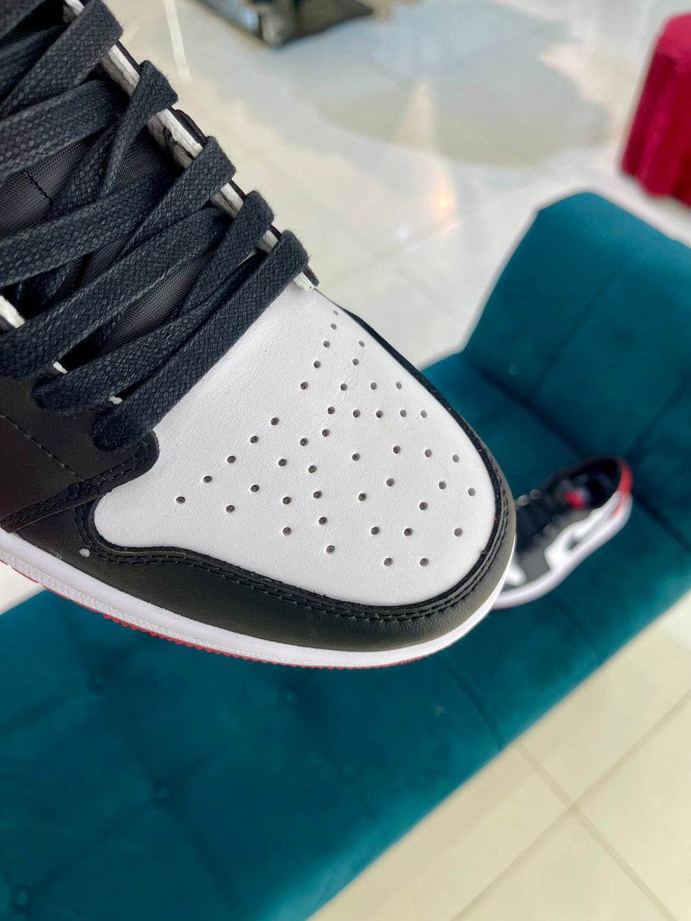 Jordan-1 Low Black Toe