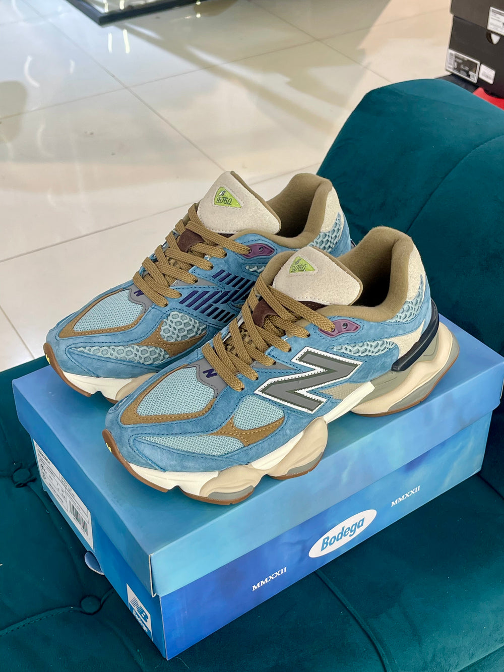 New Balance 9060 Bodega