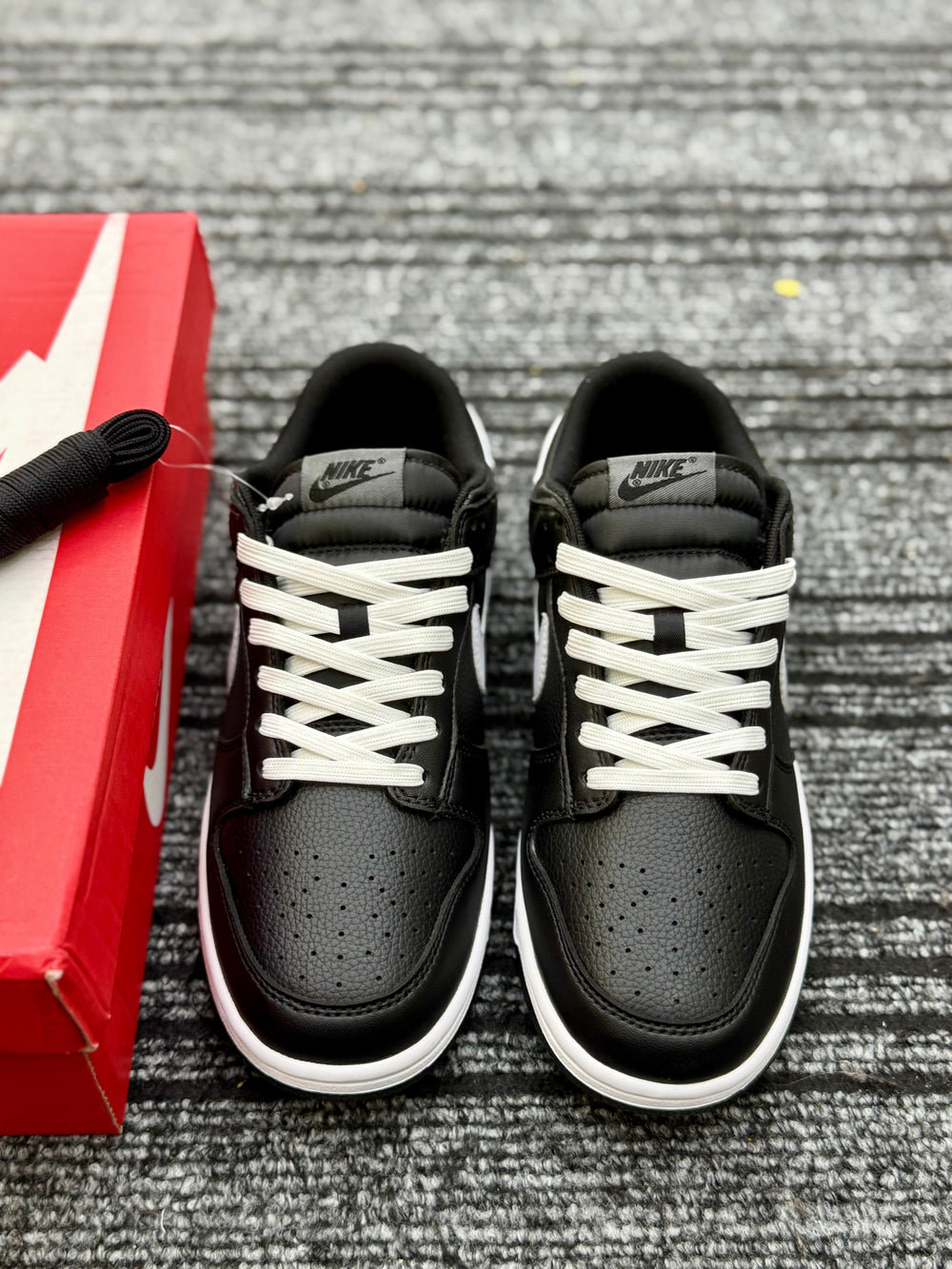 SB Dunk Black Panda