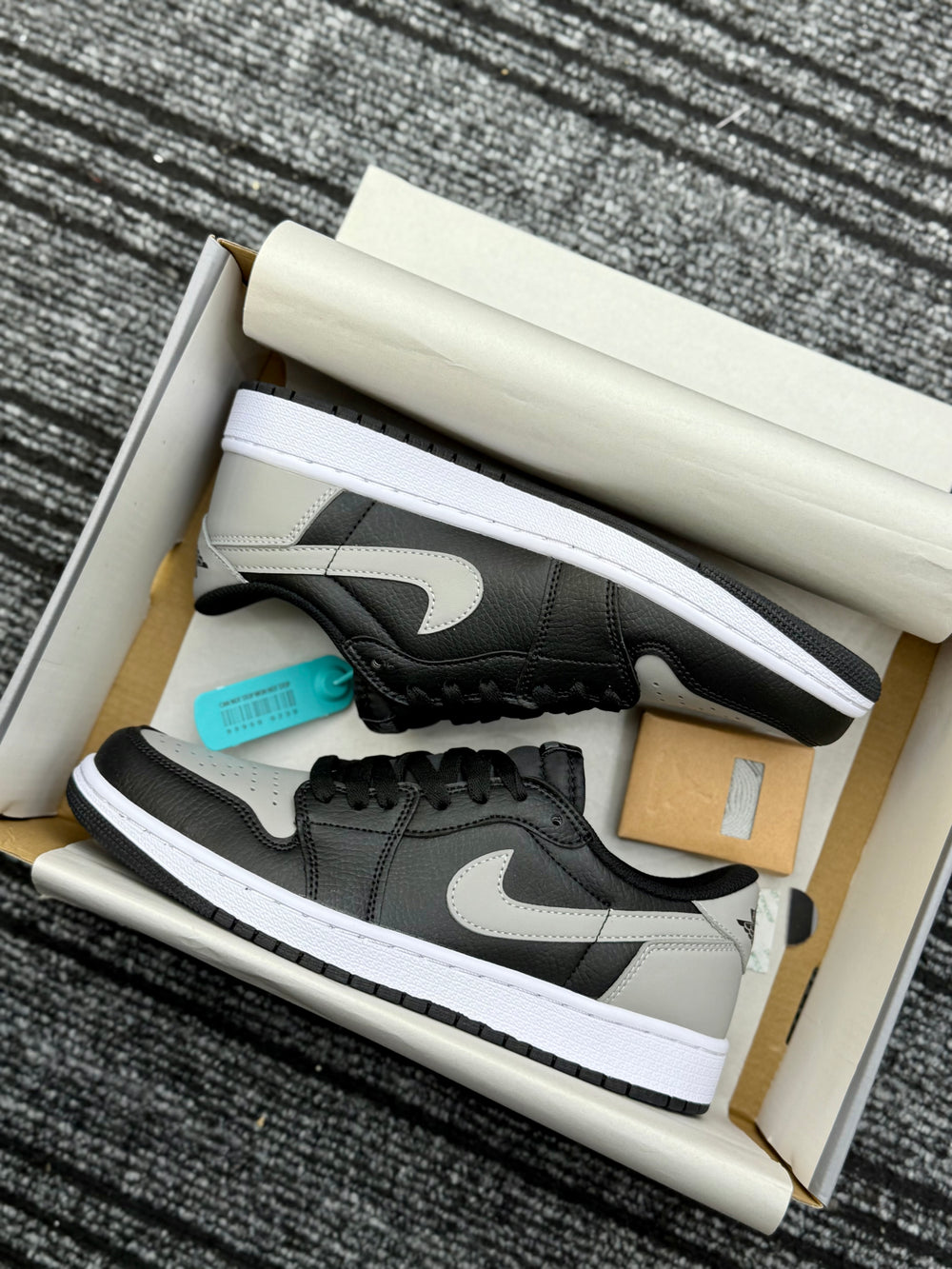 Air Jordan -1 Low OG Shadow