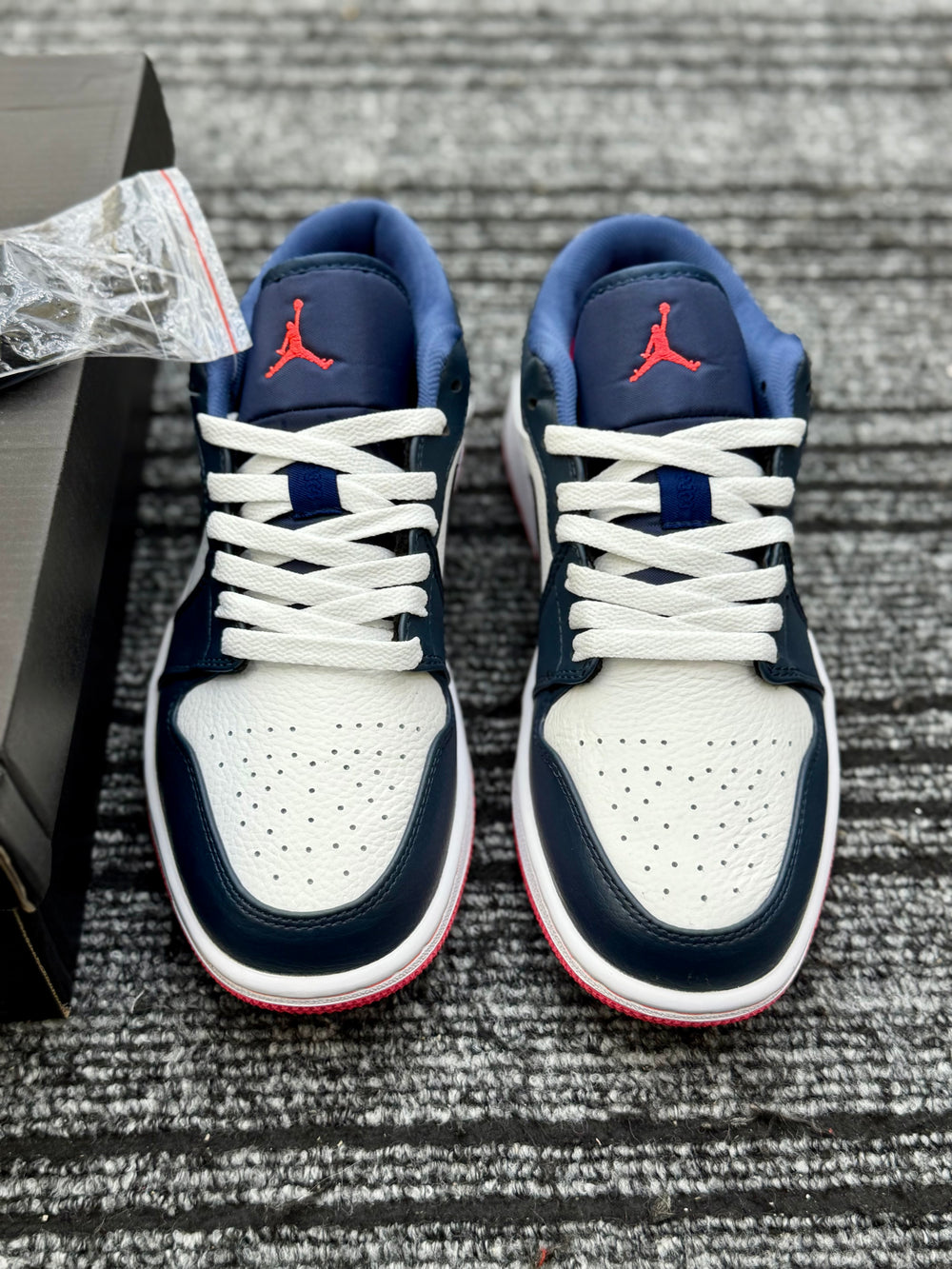 AJ-1 Low Obsedian