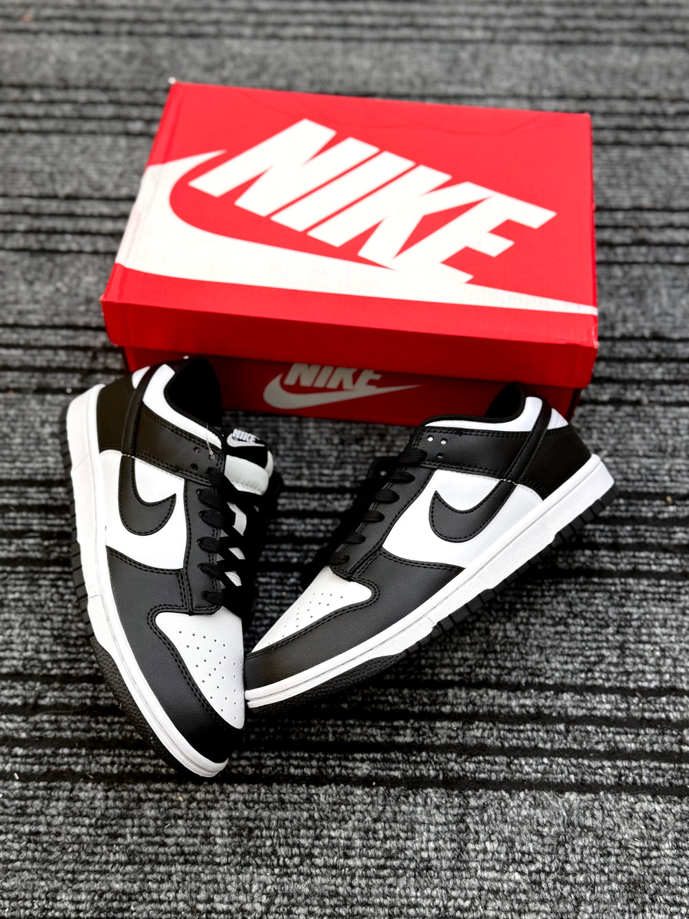SB Dunk Black White Panda
