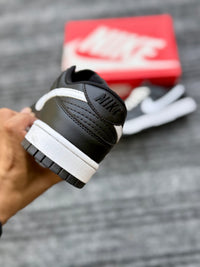 SB Dunk Black Panda