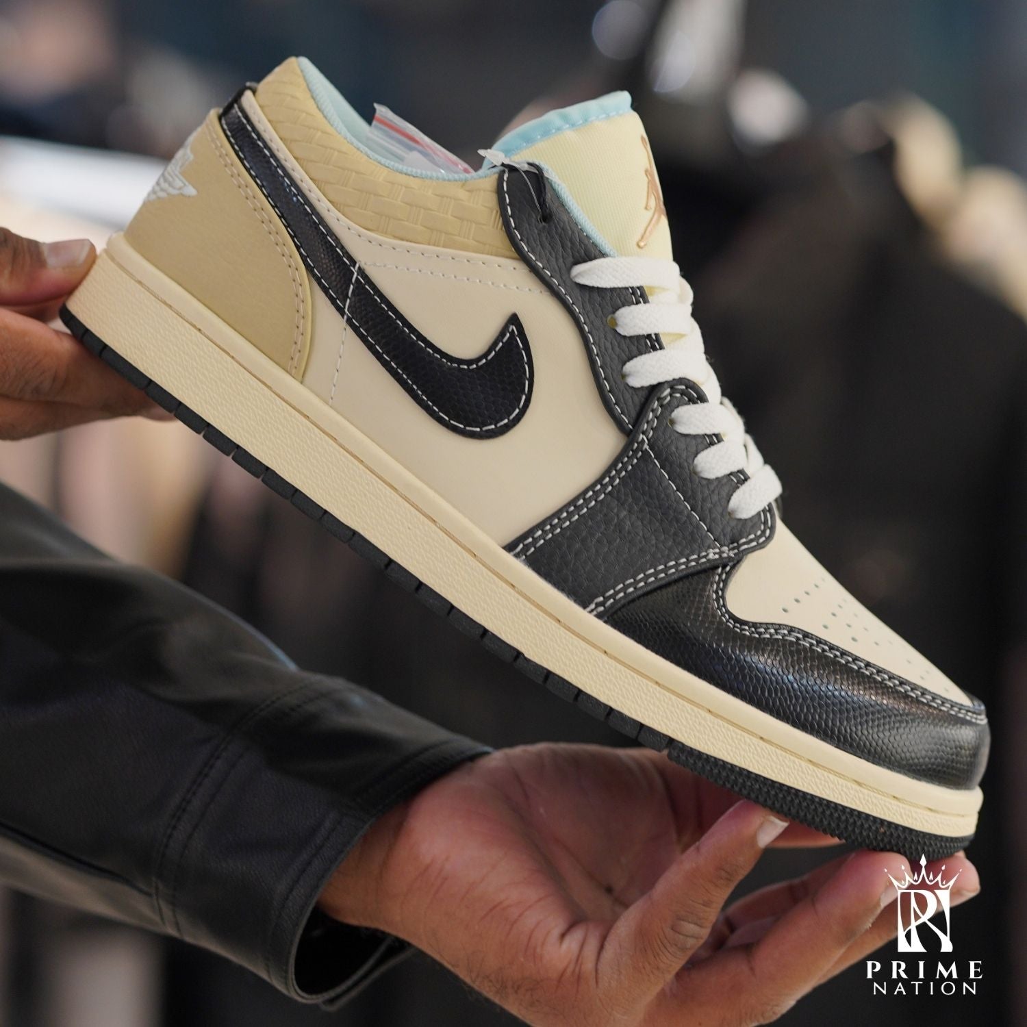 AJ-1 Low Black Muslin