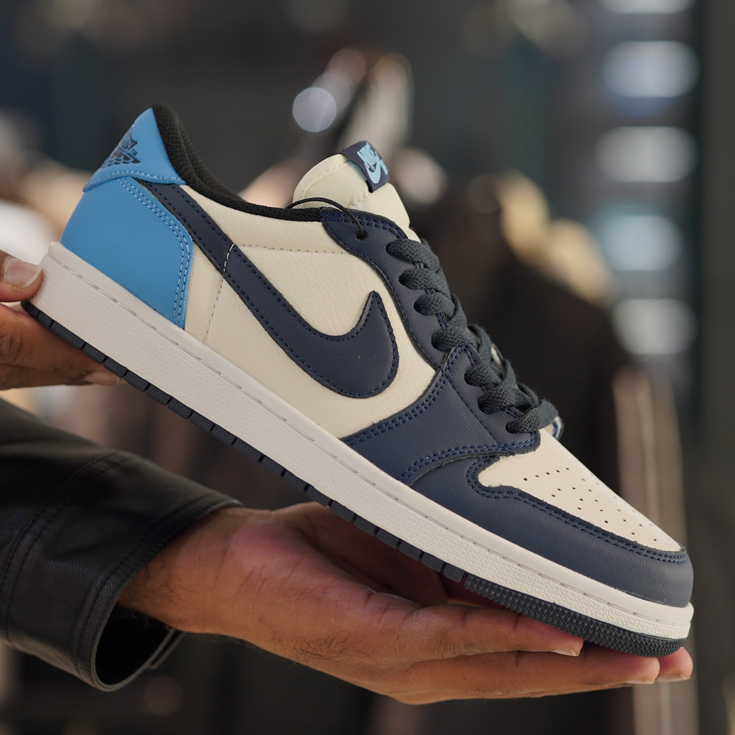AJ-1 Low Obsedian Blue white