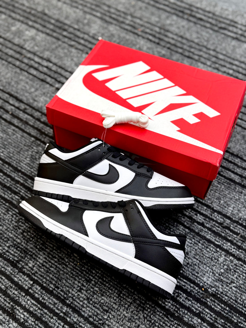 SB Dunk Black White Panda