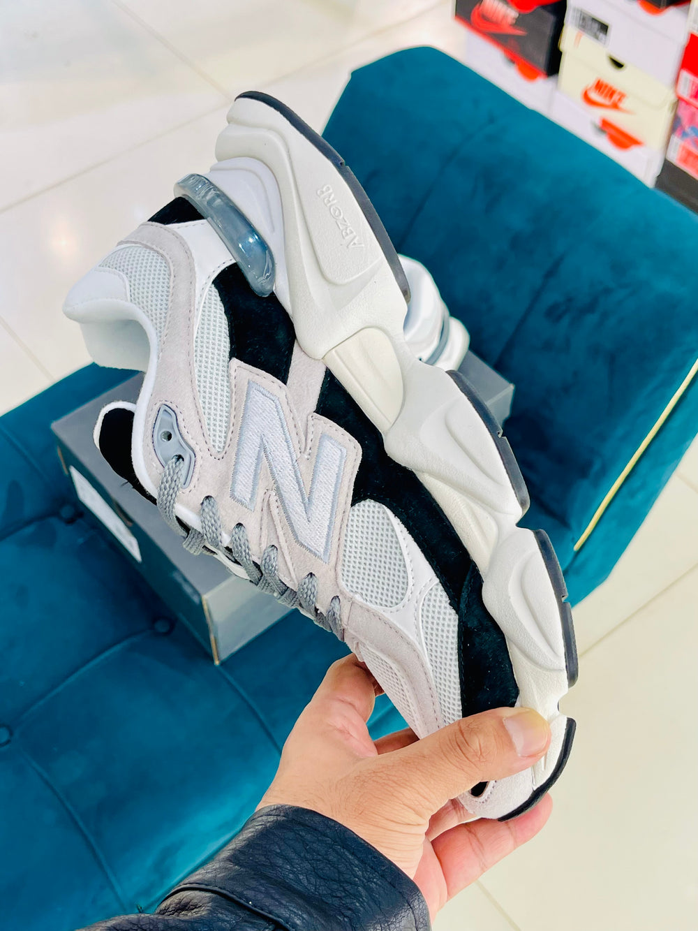 New Balance 9060 Phantom Casterlrock