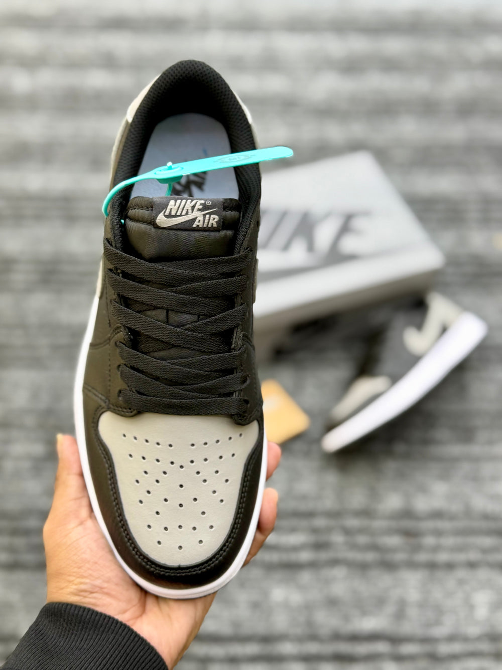 Air Jordan -1 Low OG Shadow