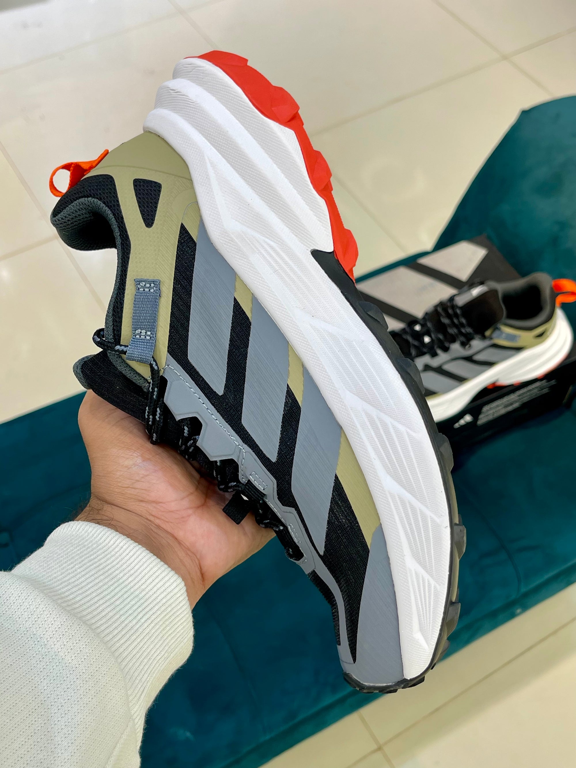 Terrex Trailmaker grey and olive