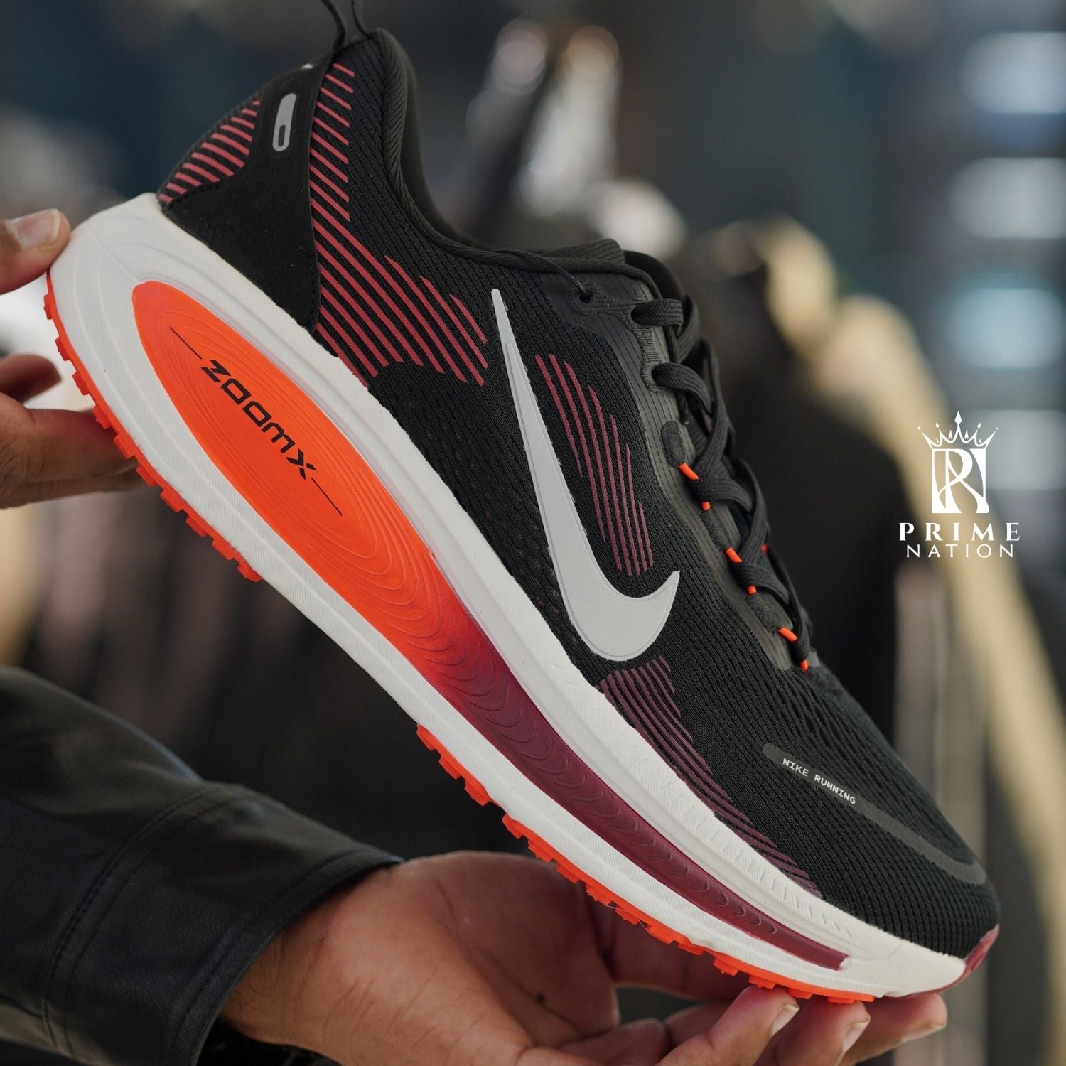 Nike Vomero 18 Red Summit White